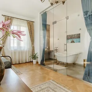 W Dworku Cheval Hotel apartamentowy Kraków